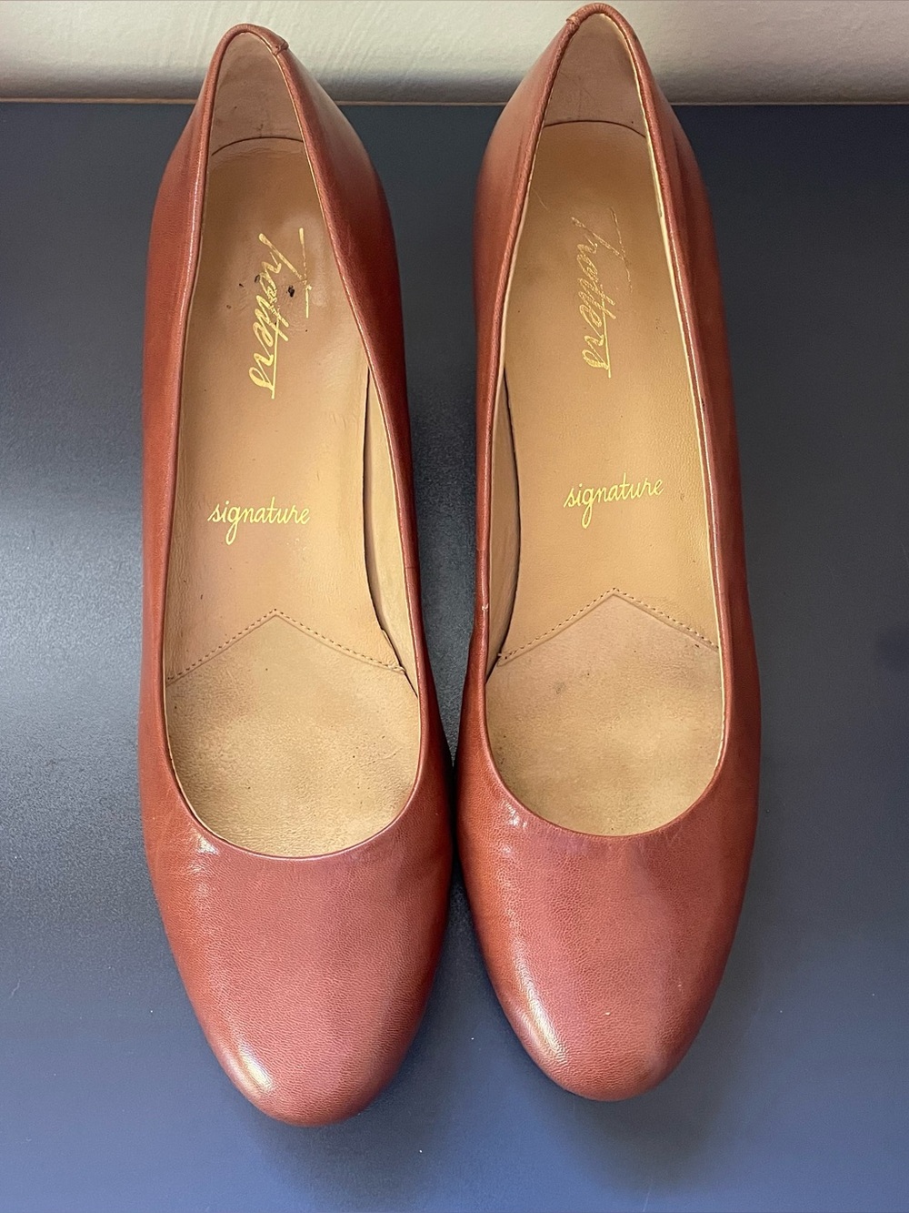 Trotters Brown Leather Pumps Size 8 Narrow